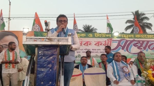 বিজেপির ক’টা গোষ্ঠী বাংলায়, দিলীপ ঘোষকে ‘জিজ্ঞাসা’ করলেন তৃণমূল সাংসদ