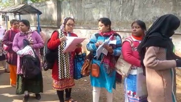 Primary TET: কোথাও বায়োমেট্রিক না হওয়া, কোথাও ভুয়ো অভিযোগ! সুষ্ঠুভাবে হয়েছে টেট, দাবি পর্ষদ সভাপতির