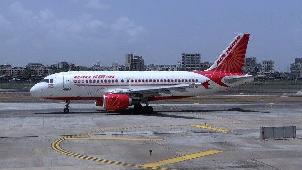 Air India: বিমানে প্রস্রাব কাণ্ডে কড়া পদক্ষেপ DGCA-র, ৩০ লক্ষ টাকা জরিমানা, ৩ মাসের লাইসেন্স সাসপেন্ড পাইলটের