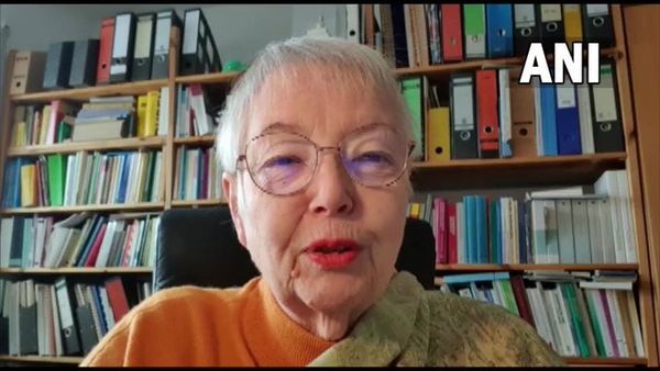 'নেতাজির দেহাবশেষ তাঁর মাতৃভূমিতে ফিরিয়ে আনাই হবে যোগ্য সম্মান', বলছেন নেতাজি কন্যা অনিতা