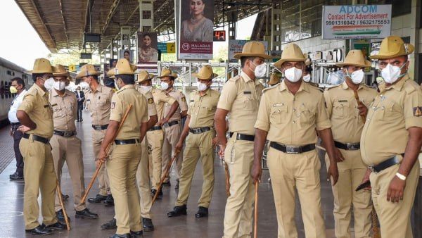 বিজেপি শাসিত রাজ্যে রাজধানীতে ভয়াবহ ঘটনা! রেল স্টেশনে ড্রামের মধ্যে মিলল মহিলার পচাগলা দেহ