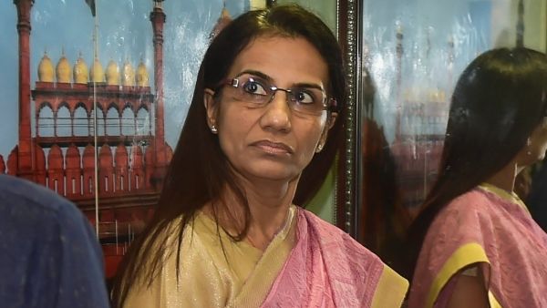 সিবিআইয়ের গ্রেফতারি নিয়ে প্রশ্ন আদালতের, প্রাক্তন ব্যাঙ্কার চন্দা কোছারকে মুক্তির বার্তা