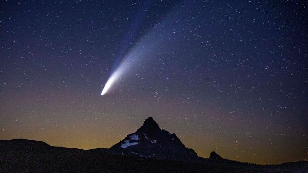 ৫০ হাজার বছর পরে ধেয়ে আসছে বিরাট ধূমকেতু, খালি চোখে দেখা যাবে পৃথিবী থেকে
