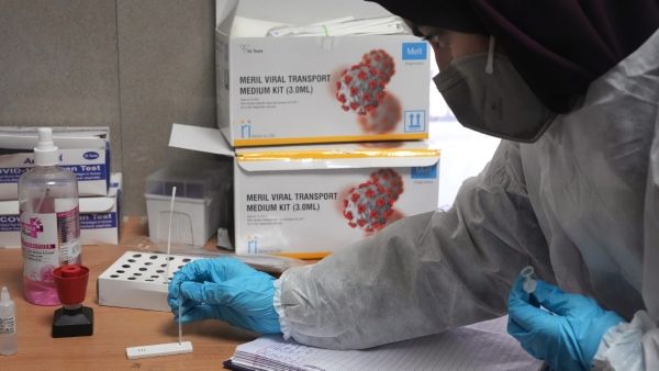 Covid: নতুন উপসর্গ নিয়ে হাজির কোভিড! যা আগেকার লক্ষণ থেকে আলাদা