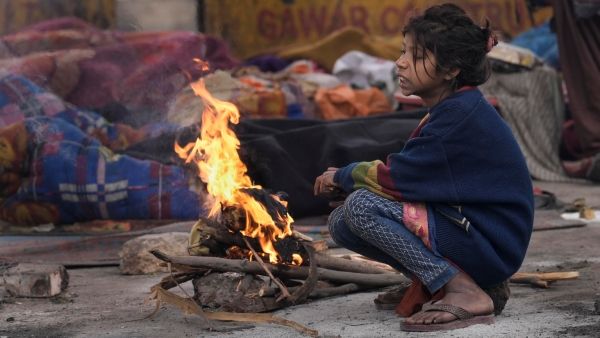 Cold wave: ২৩ বছরে রেকর্ড শৈত্য প্রবাহ দিল্লিতে, শনিবার থেকে নতুন করে পারদ পতনের সতর্কতা IMD-র