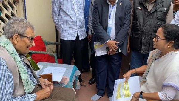 'আমি বসব সেখানে', নোবেলজয়ীর জমি 'দখল' রুখতে সুমন-শুভাপ্রসন্নকে যাওয়ার বার্তা মমতার