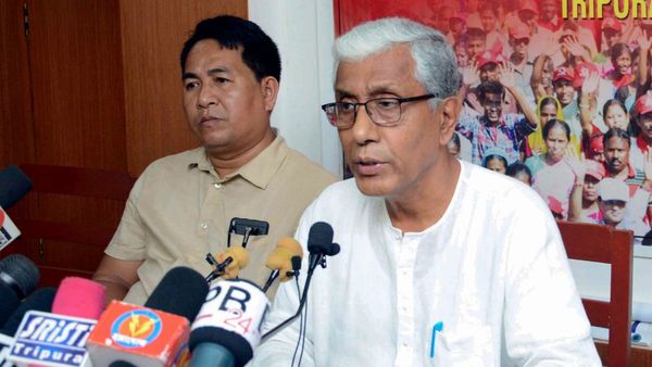 Tripura election: জোট নয় বন্ধুত্ব, কংগ্রেসের সঙ্গে হাত মেলানোর বামেদের সিদ্ধান্ত স্পষ্ট করলেন মানিক সরকার