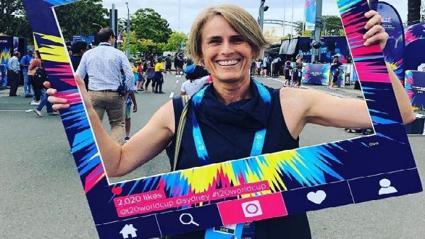 বেলিন্ডা কার্কের মূর্তি সিডনি ক্রিকেট গ্রাউন্ডে, অস্ট্রেলিয়ার প্রথম মহিলা ক্রিকেটার হিসেবে অনন্য সম্মান