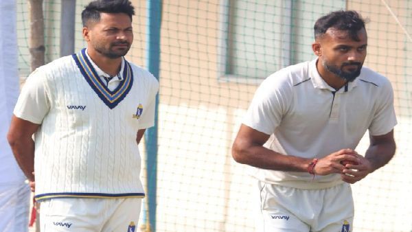 আকাশের চার উইকেট, মুকেশের ঝুলিতে তিনটি! রঞ্জিতে বরোদাকে চেপে ধরল বাংলা