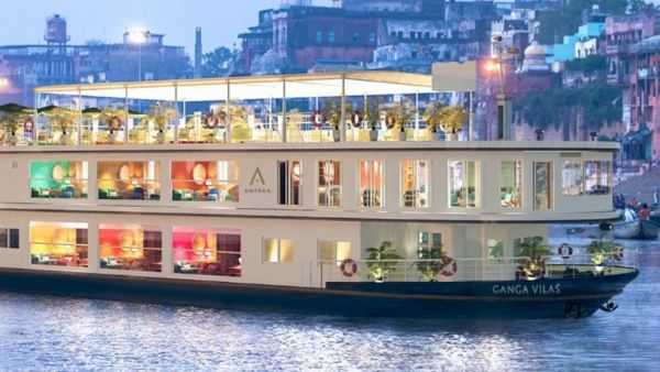 নদীর বুকে সত্যিই আটকে পড়ে বিলাসবহুল Ganga Vilas? আসল সত্যিটা জানতে ক্লিক করুন
