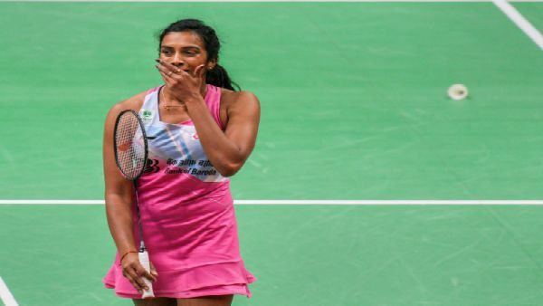 ইন্ডিয়া ওপেন থেকে অপ্রত্যাশিত বিদায়! প্রথম রাউন্ডেই হার পিভি সিন্ধুর, লড়াকু জয় সাইনার