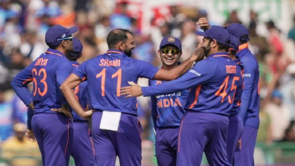 ১৫ রানে ৫ উইকেট! শামি-সিরাজদের দাপটে প্রবল চাপে নিউজিল্যান্ড, ভারত ওডিআই সিরিজ জয়ের পথে