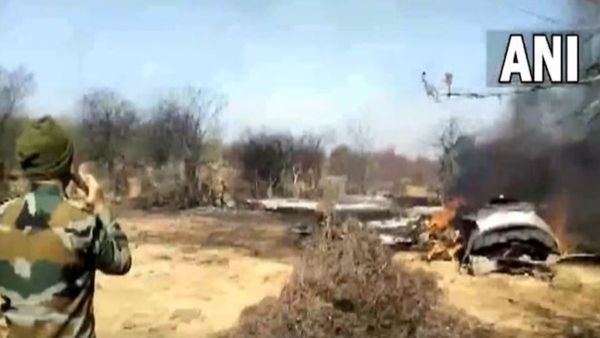 রাজস্থানে মোদী নামার আগেই ভেঙে পড়ল বিমান, মধ্যপ্রদেশে মাঝ আকাশে দুই বিমানের মুখোমুখি সংঘর্ষ