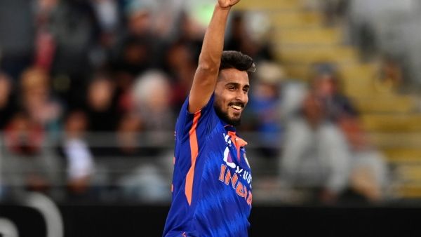 উমরানের পারফরম্যান্সে অভিভূত প্রাক্তন ভারতীয় তারকারা, টুইট করল উপত্যকার ক্রিকেটারের আইপিএল ফ্রাঞ্চাইজি