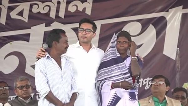 কারা হবেন পঞ্চায়েত ভোটে তৃণমূলের মুখ, কেশপুরের মঞ্চে তুলে স্পষ্ট করে দিলেন অভিষেক