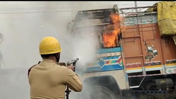 Accident: ট্রাকের ধাক্কায় মৃত বাইক আরোহী! পুলিশ-জনতা খণ্ডযুদ্ধে উত্তপ্ত জলপাইগুড়ি
