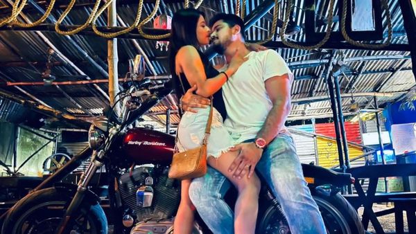 টেলি অভিনেতা স্বর্ণদীপ্তের প্রেমে হাবুডুবু খাচ্ছেন অর্পিতা, ভাইরাল ছবি  