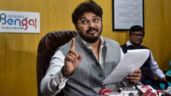 আচমকাই বুকে ব্যথা, তড়িঘড়ি হাসপাতাল ভর্তি করা হল মন্ত্রী বাবুল সুপ্রিয়কে