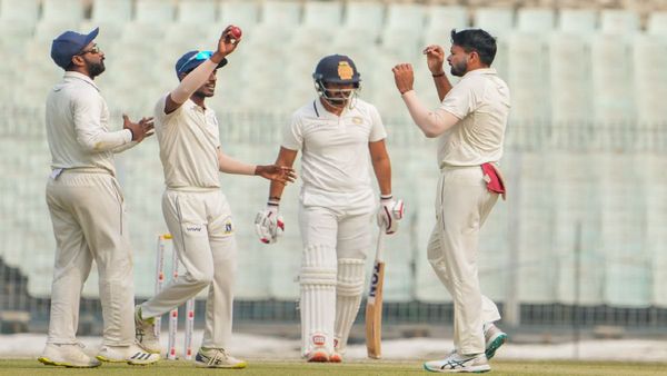 বাংলার নির্বিষ বোলিং! হার্ভিকের পর অর্ধশতরান শেল্ডনের, রঞ্জি ফাইনালে লিড বাড়িয়ে চলেছে সৌরাষ্ট্র