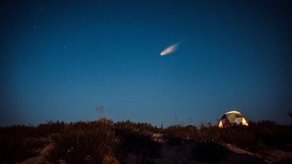 আকাশ থেকে খসে পড়ল জ্বলন্ত অগ্নিপিণ্ড, আমেরিকার টেক্সাসে হাজার পাউন্ডের উল্কাপতনে আতঙ্ক