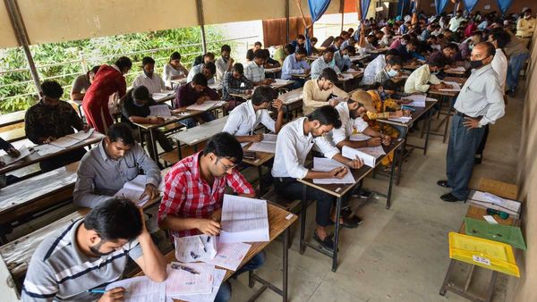 Job News: UPSC-র সিভিল সার্ভিস এবং ফরেস্ট সার্ভিসে নিয়োগের বিজ্ঞপ্তি! আবেদন করতে হবে এই মাসের মধ্যে