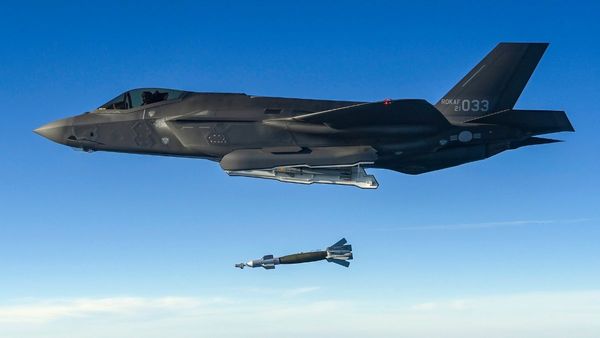 আলস্কার আকাশে ফের রহস্যময় বস্তু! মুহূর্তে ধ্বংস করতে ছুটল মার্কিন যুদ্ধবিমান F-22