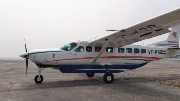 স্বপ্নপূরণ! কোচবিহারে নামল বিমান, উদ্বোধনে কেন্দ্রীয় স্বরাষ্ট্রমন্ত্রীর সঙ্গে অনন্ত মহারাজও