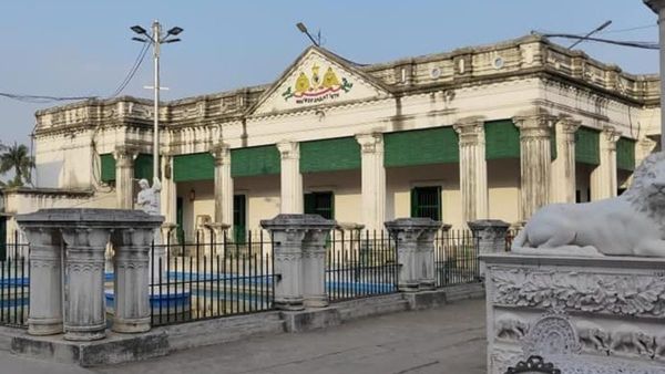 আয়না কিন্তু তাতে মুখ দেখা যায় না, ছুটি কাটিয়ে আসুন এমনই আশ্চর্য জিনিসে ভরা জগৎ শেঠের প্রাসাদে