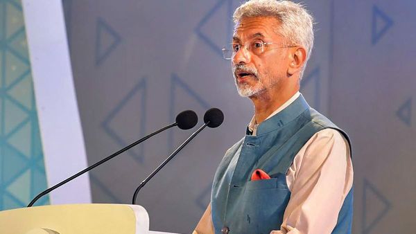 পাকিস্তানকে ‘সন্ত্রাসী’ নিশানা! ৩৭০ ধারা মন্তব্যে বিলওয়াল ভুট্টোকে সবক শেখালেন জয়শঙ্কর