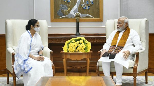 সংঘাতের আবহেই শিক্ষা দফতরকে ২ হাজার ৬৫০ কোটি টাকারও বেশি অনুদান কেন্দ্রের