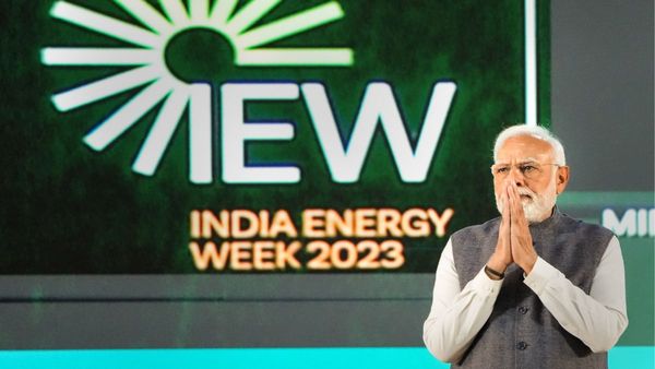 নেহেরু'র পদবী ব্যবহারে লজ্জা কেন তাঁর প্রজন্মের! গান্ধী পরিবারকে নজিরবিহীন আক্রমণ মোদীর