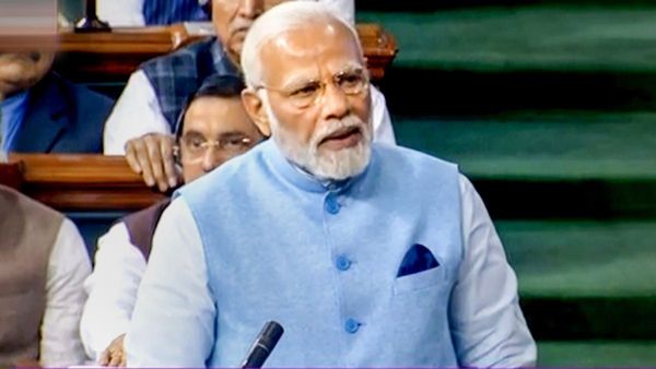 স্বাধীনতা পরবর্তী সময়ে ২০০৪-২০১৪ সব থেকে বড় ঘোটালা! সংসদে মোদী নিশানায় কংগ্রেস-রাহুল গান্ধী