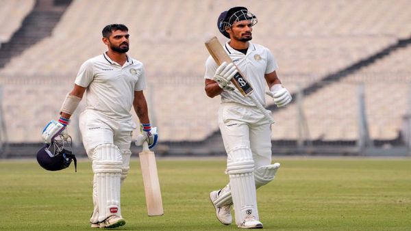 রঞ্জি ট্রফি ফাইনালে 'একপেশে' জয়ের পথে সৌরাষ্ট্র, তিন দিনে ম্যাচ ঘোরানোর প্রত্যয় বাংলার কোচ লক্ষ্মীর