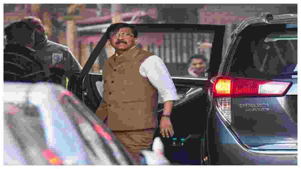 শিবসেনার নাম ও প্রতীকের জন্য ২ হাজার কোটির হাতবদল! শীঘ্রই প্রকাশ, বিস্ফোরক সঞ্জয় রাউত