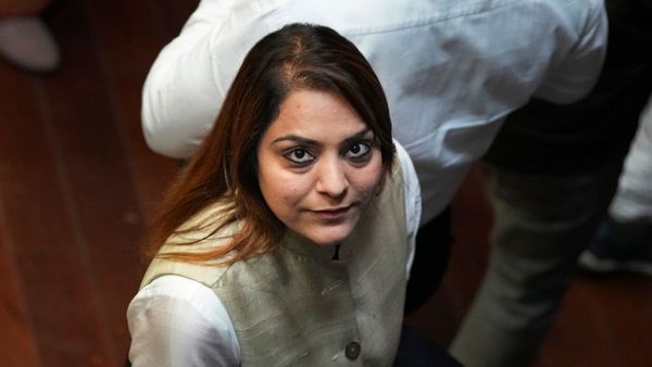 Delhi Mayor Election: ১০ বছরে প্রথমবার মহিলা মেয়র দিল্লিতে, জনতার জয়, বলল আপ