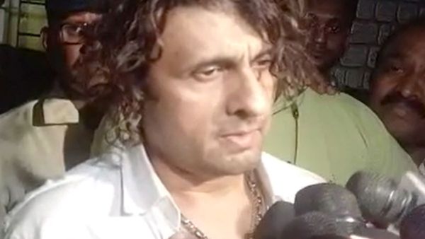 কনসার্ট চলাকালীন সঙ্গীত শিল্পী সোনুর ওপর হামলা, ভাইরাল ভিডিও, কী জানালেন ডেপুটি কমিশনার