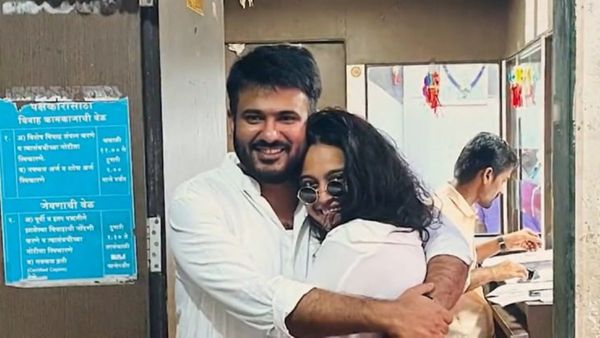 বিপ্লবেই বন্ধুত্ব! সমাজবাদী পার্টি নেতা ফাহাদ আহমেদকে বিয়ে করলেন স্বরা ভাস্কর