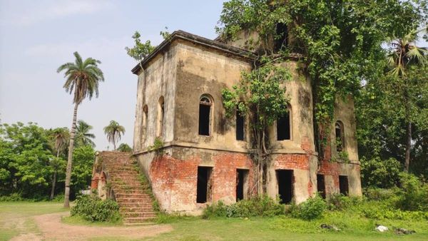 জানেন কার হাত ধরে কলকাতায় এসেছিলেন চিনারা? কেমন ছিল টেলিগ্রাম অফিস? কলকাতার কাছেই রয়েছে সেই জায়গা