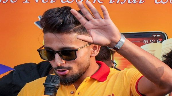 উমরানকে বড় চ্যালেঞ্জ পাকিস্তানের উঠতি স্পিডস্টারের! টার্গেটে বিরাটও, কাঁপাচ্ছেন পিএসএল