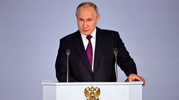 ভ্লাদিমির পুতিনের বিরুদ্ধে গ্রেফতারি পরোয়ানা জারি আইসিসির