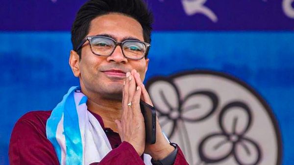 অভিষেকের সভাস্থলের পাশেই বসলেন চাকরিপ্রার্থীরা! হামলার আশঙ্কায় আন্দোলনরত সরকারি কর্মীরা