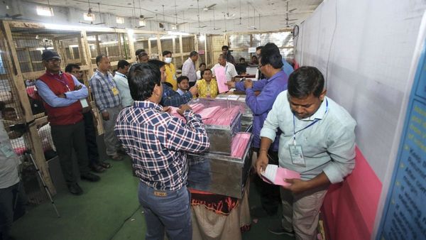 নাগাল্যান্ডে সরকার গড়ার পথে বিজেপি জোট, ত্রিপুরায় বিজেপিকে কড়া টক্কর বাম-কংগ্রেস জোটের