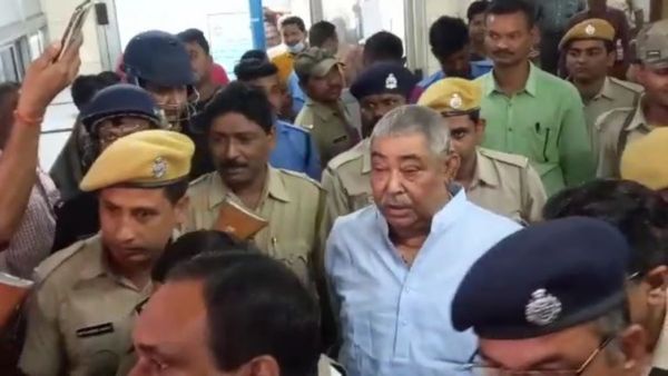 অক্সিজেন সিলিন্ডার থেকে নেবুলাইজার, সব নিয়ে তিহাড়ের সায়গল হোসেনের পাশের সেলেই ঠাঁই হয়েছে কেষ্টর