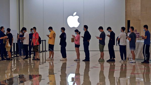 চিন থেকে ভারতে সরছে আইফোনের ফ্যাক্টরি, লক্ষাধিকেরও বেশি কর্মসংস্থানের সুযোগ