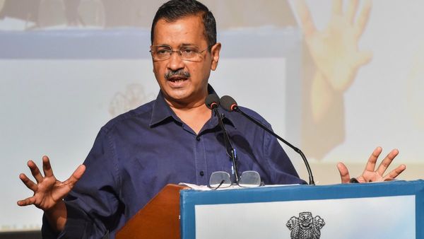 দেশের একজন শিক্ষিত প্রধানমন্ত্রী দরকার, সিসোদিয়া গ্রেফতারের পর মোদীকে খোঁচা কেজরির