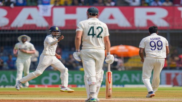 অশ্বিন-উমেশ সাইক্লোনে ইন্দোর টেস্টে ম্যাচে ফিরল ভারত, অস্ট্রেলিয়াকে থামিয়ে দিল ১৯৭ রানে