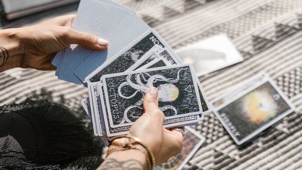 তৈরি হবে ‘গ্রহণ যোগ’, রাহু ও চন্দ্রের অশুভ প্রভাব পড়বে কাদের ওপর, দেখুন