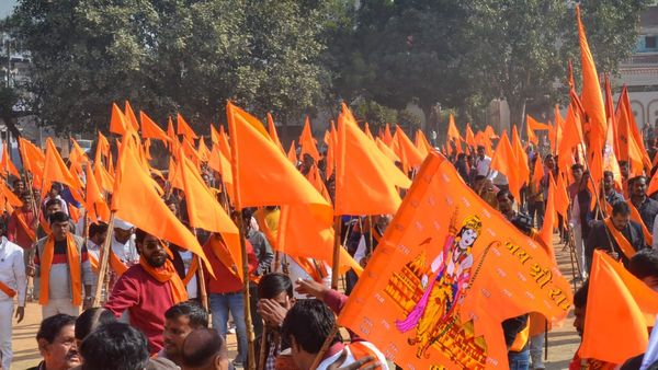 DC অফিসে আজান পাঠ প্রতিবাদীদের, গোমূত্র দিয়ে শুদ্ধ করল বজরং দল