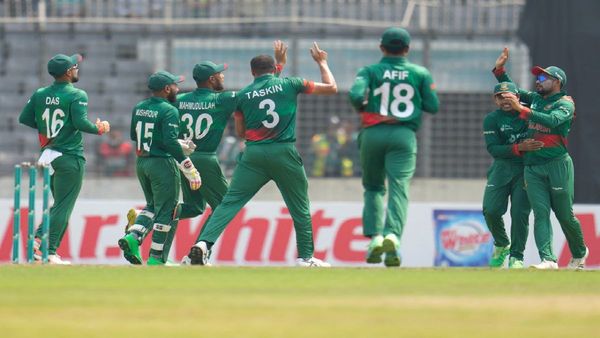 বাংলাদেশকে সোশ্যাল মিডিয়ায় তীব্র কটাক্ষ! তামিম-তাসকিনের নির্বুদ্ধিতা দেখে হাসি চাপতে পারবেন না আপনিও