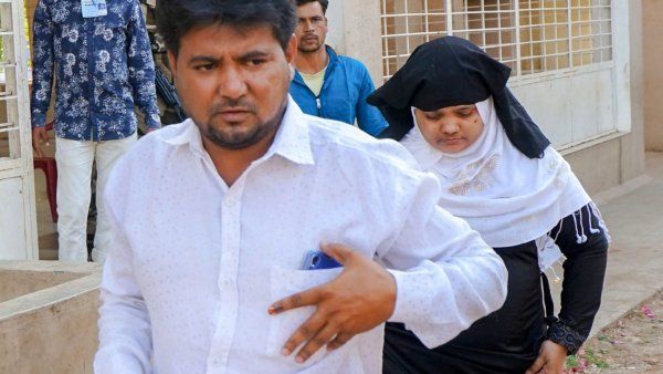 বিলকিস বানো মামলায় সময়ের আগেই রেহাই দোষীদের! বড় সিদ্ধান্ত সুপ্রিম কোর্টের